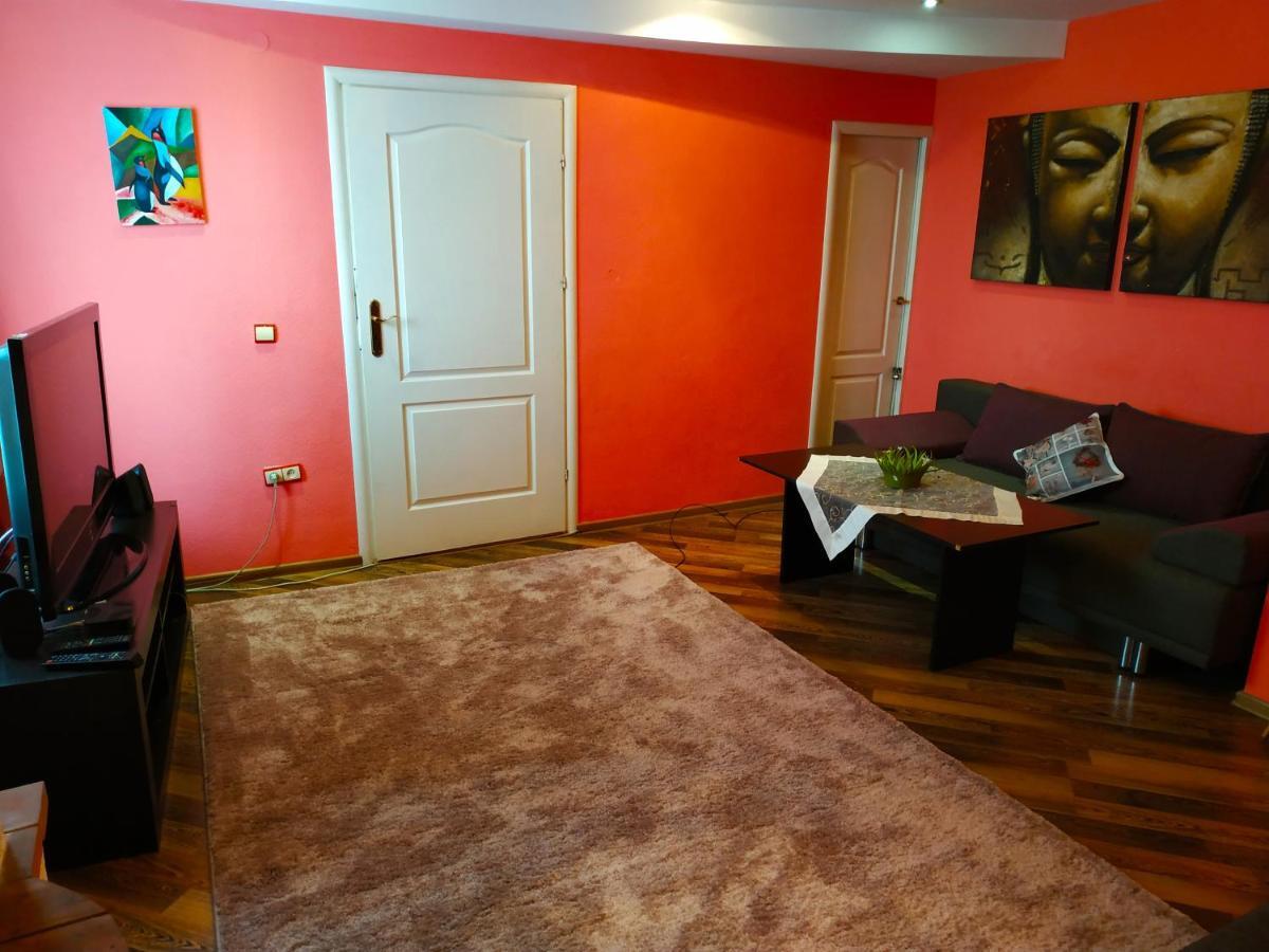 Apart Club Kosmo Apartment Cernăuți Exterior foto